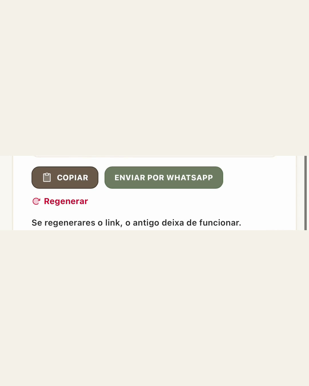 Um link de acesso, enviado por WhatsApp